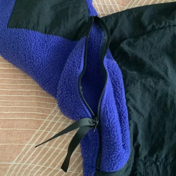 Vintage North Face Violet/Black Fleece Jacket size Medium - Picture 3 of 6